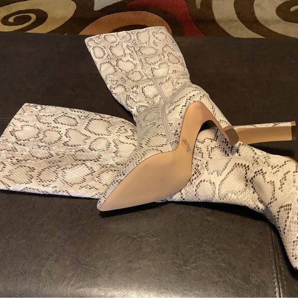 Lulas print heeled boots NWOT - Picture 7 of 7